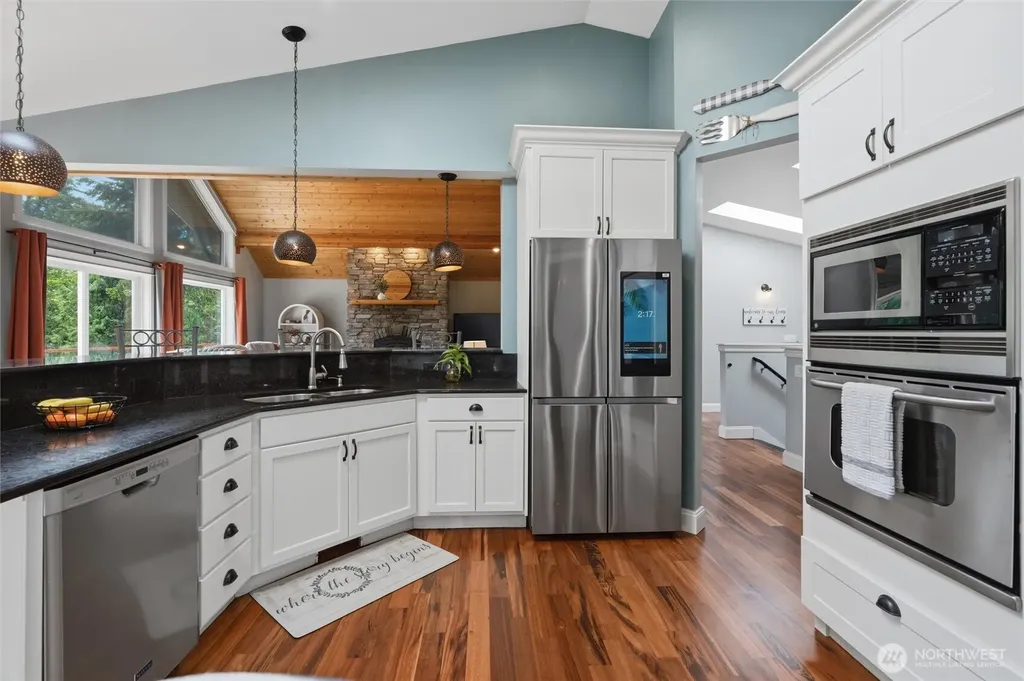 6317 Crescent Beach Road NW Vaughn WA 98394