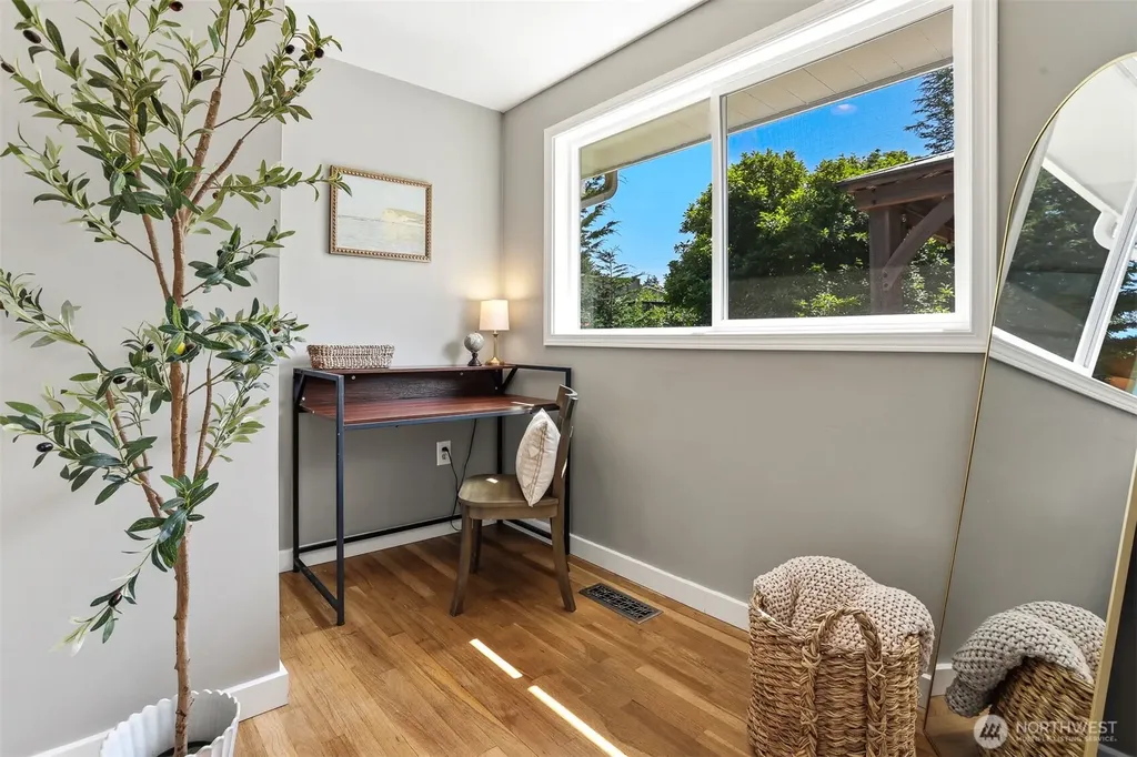 22628 87th Avenue W Edmonds WA 98026