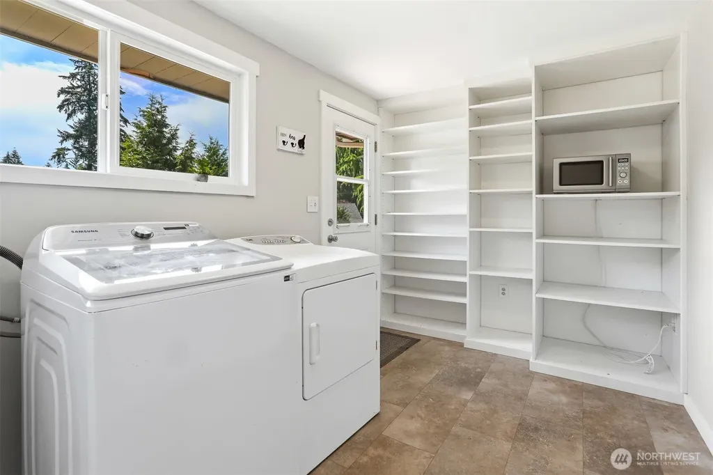 22628 87th Avenue W Edmonds WA 98026