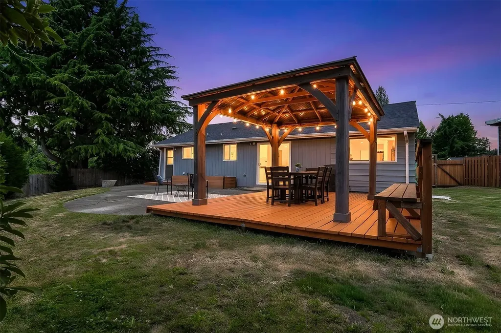 22628 87th Avenue W Edmonds WA 98026