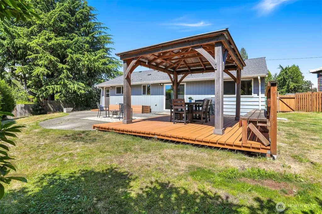 22628 87th Avenue W Edmonds WA 98026