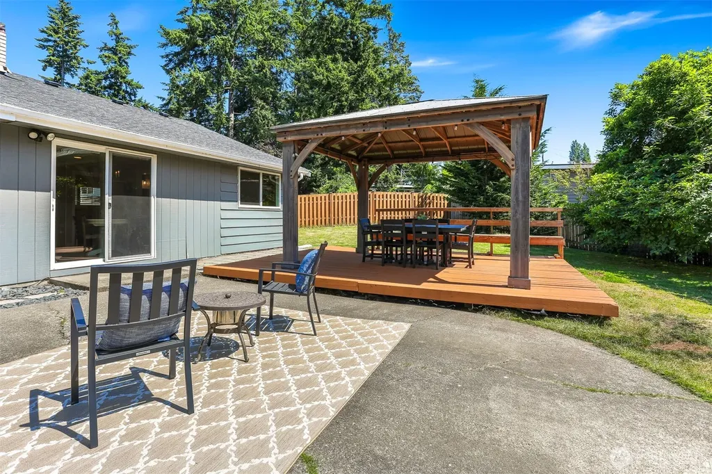 22628 87th Avenue W Edmonds WA 98026