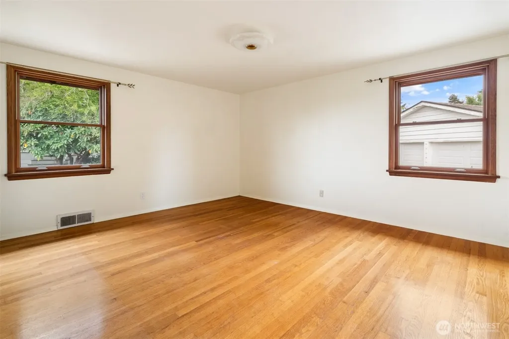 1205 NW Woodbine Way Seattle WA 98177