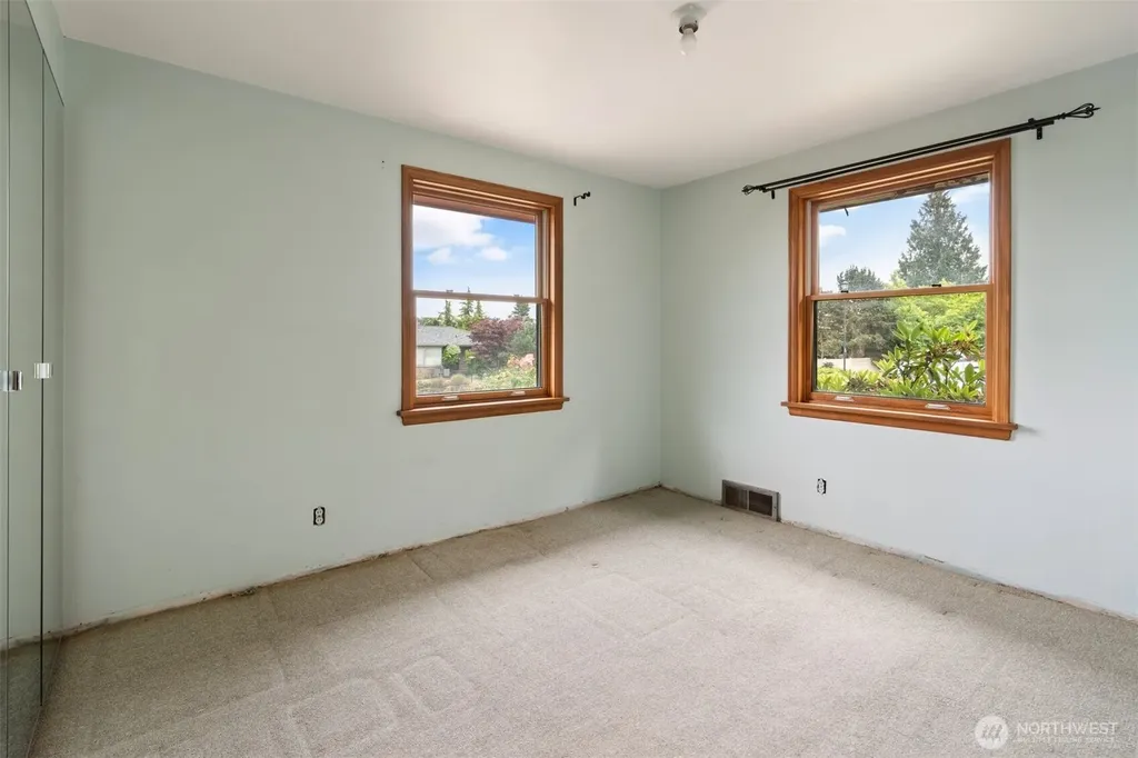 1205 NW Woodbine Way Seattle WA 98177