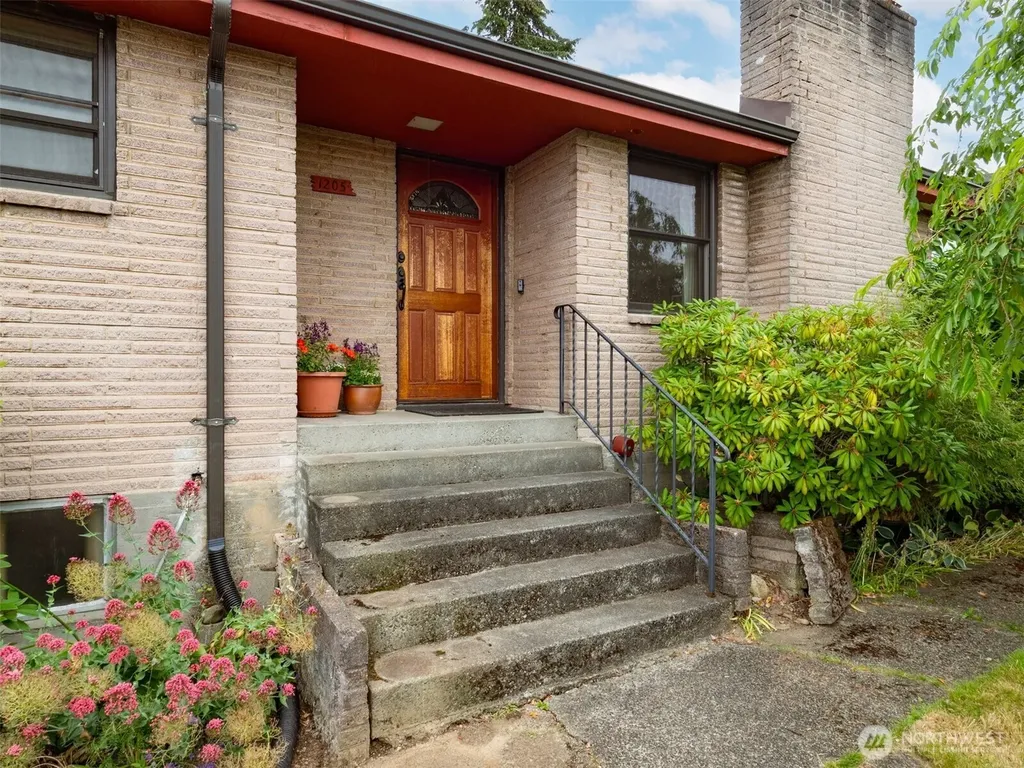 1205 NW Woodbine Way Seattle WA 98177