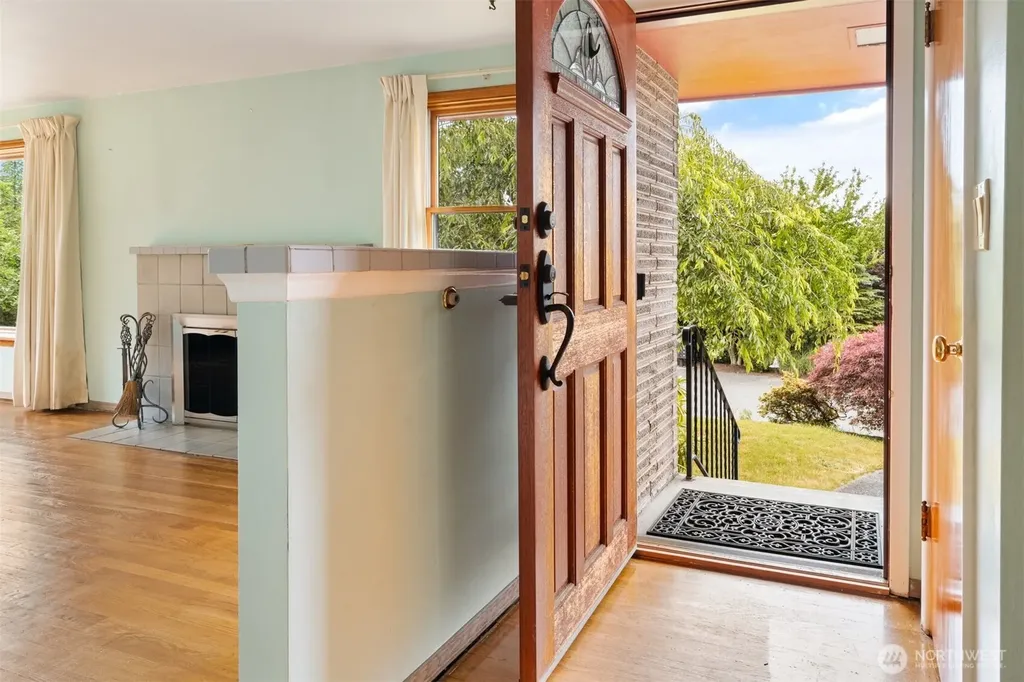 1205 NW Woodbine Way Seattle WA 98177