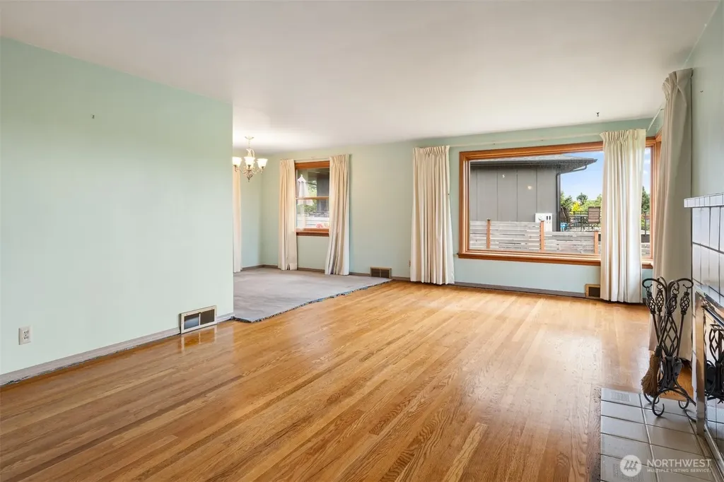 1205 NW Woodbine Way Seattle WA 98177