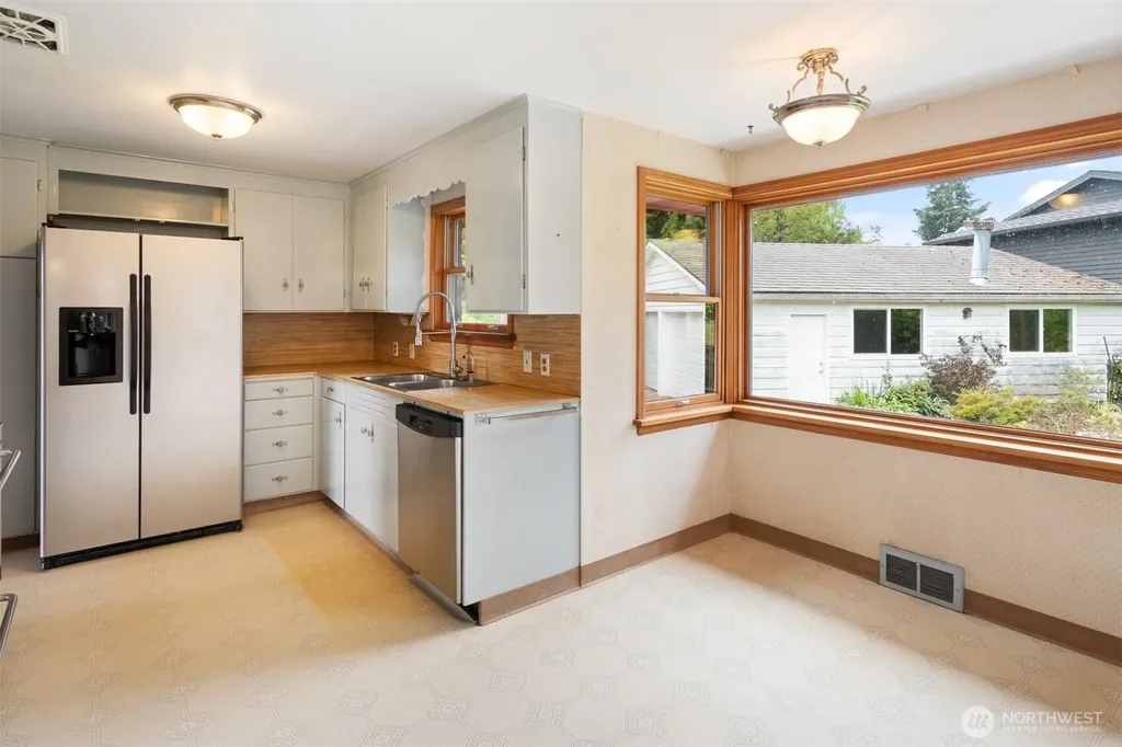 1205 NW Woodbine Way Seattle WA 98177