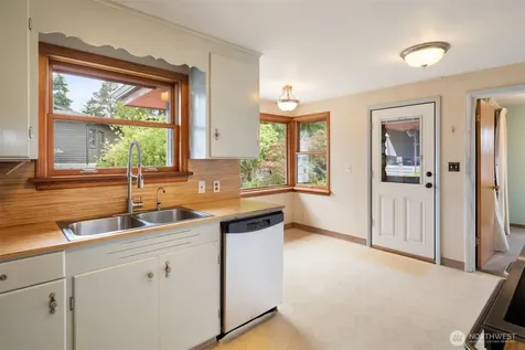 1205 NW Woodbine Way Seattle WA 98177