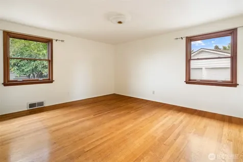 1205 NW Woodbine Way Seattle WA 98177