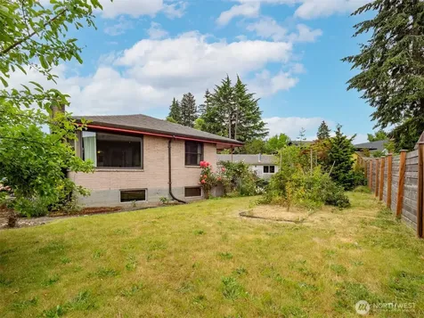 1205 NW Woodbine Way Seattle WA 98177