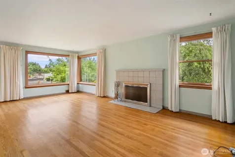 1205 NW Woodbine Way Seattle WA 98177