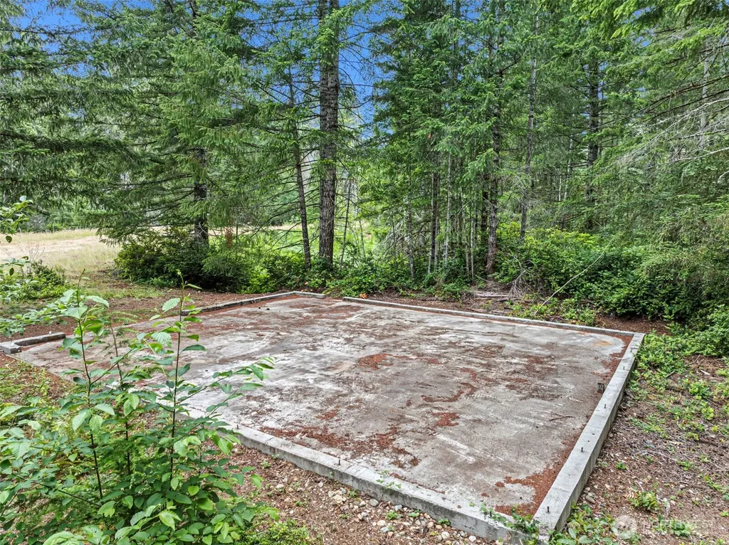 101 NE Smithy Forge Lane Belfair WA 98528