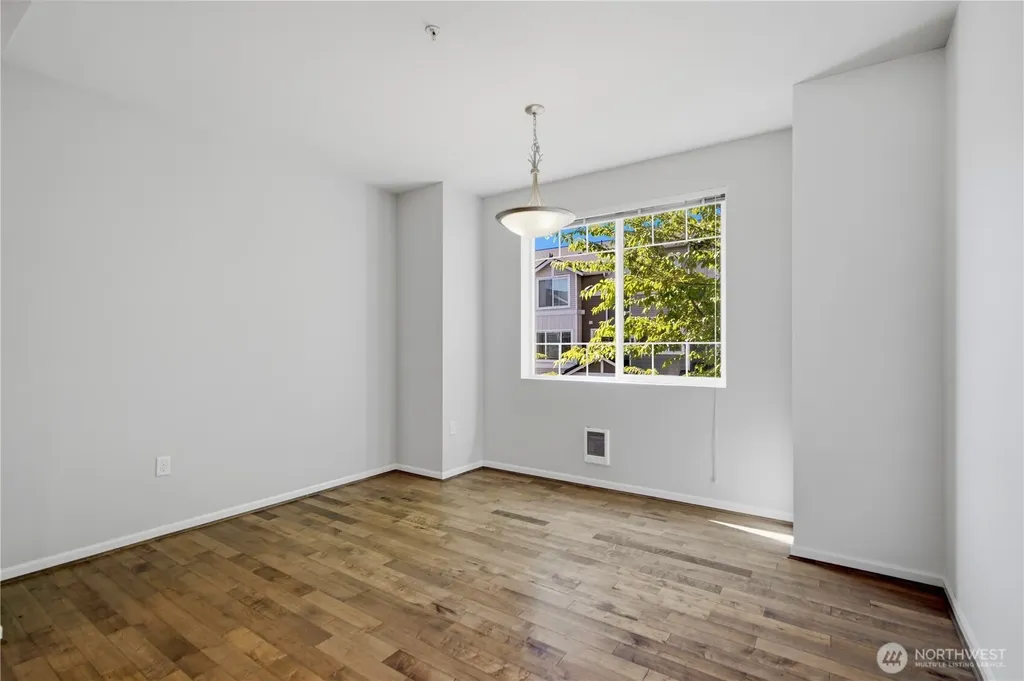 15720 Manor Way Lynnwood WA 98087