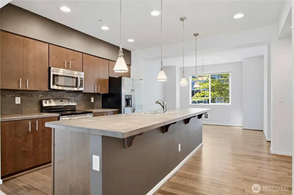 15720 Manor Way Lynnwood WA 98087
