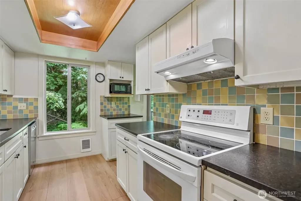 4629 W Lake Sammamish Parkway SE Issaquah WA 98027