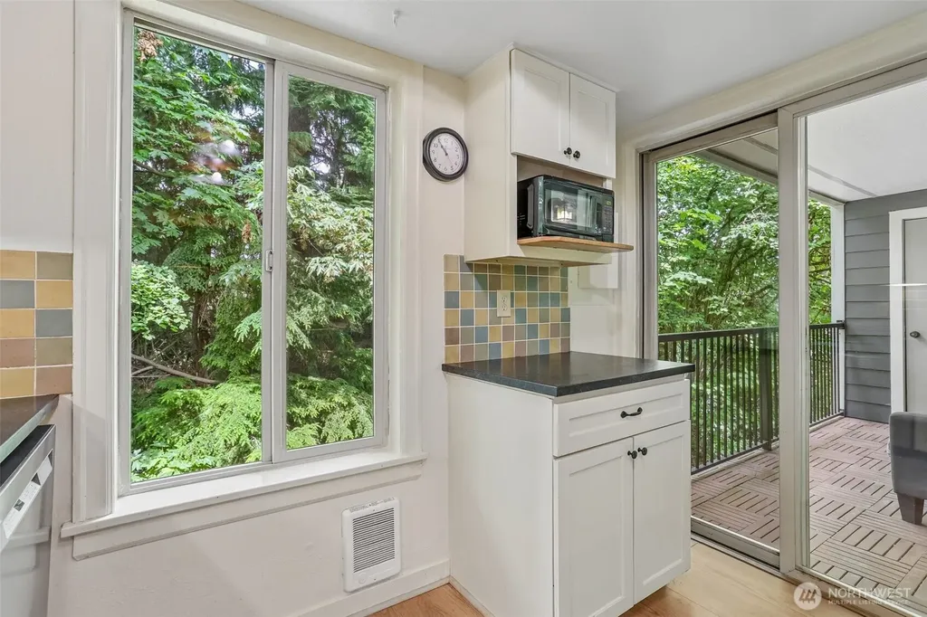 4629 W Lake Sammamish Parkway SE Issaquah WA 98027