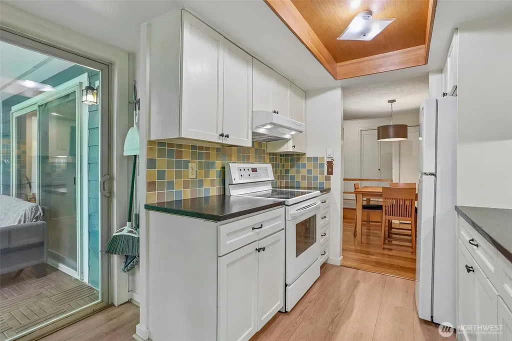 4629 W Lake Sammamish Parkway SE Issaquah WA 98027