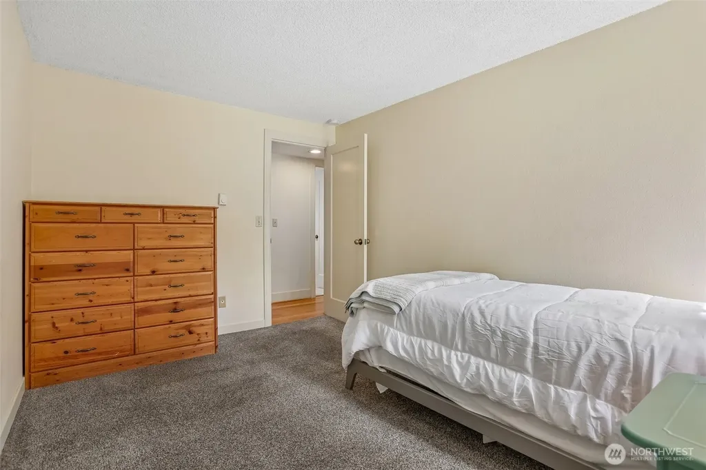 4629 W Lake Sammamish Parkway SE Issaquah WA 98027