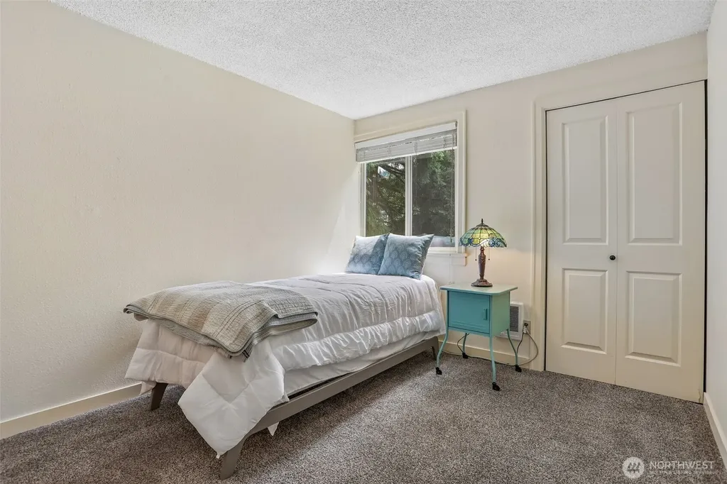 4629 W Lake Sammamish Parkway SE Issaquah WA 98027