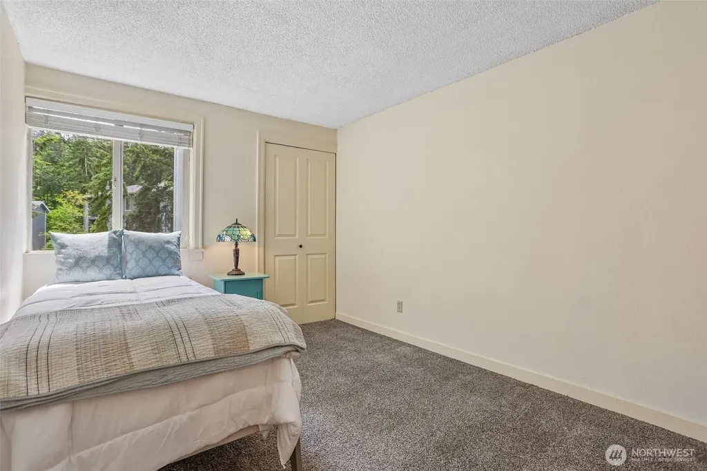 4629 W Lake Sammamish Parkway SE Issaquah WA 98027