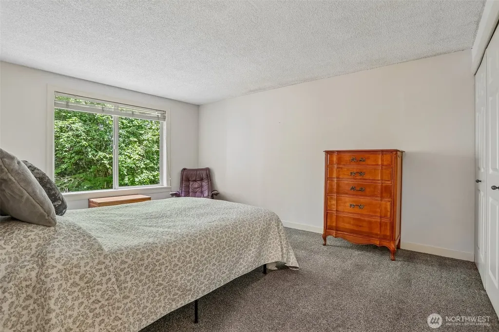4629 W Lake Sammamish Parkway SE Issaquah WA 98027