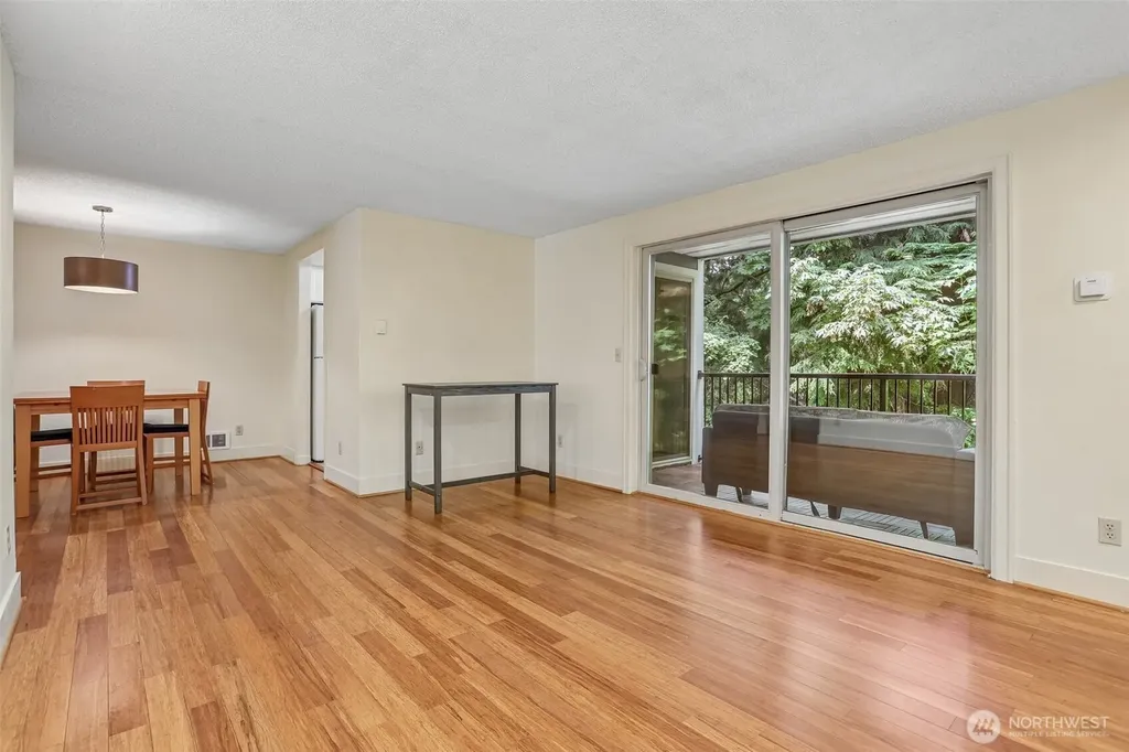 4629 W Lake Sammamish Parkway SE Issaquah WA 98027