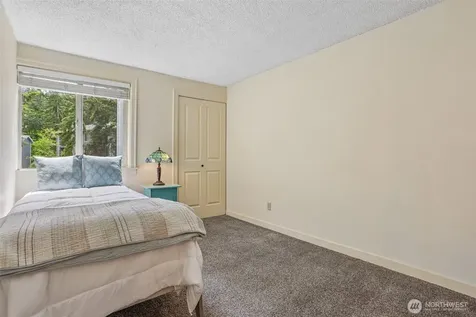 4629 W Lake Sammamish Parkway SE Issaquah WA 98027