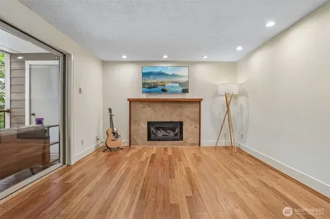 4629 W Lake Sammamish Parkway SE Issaquah WA 98027