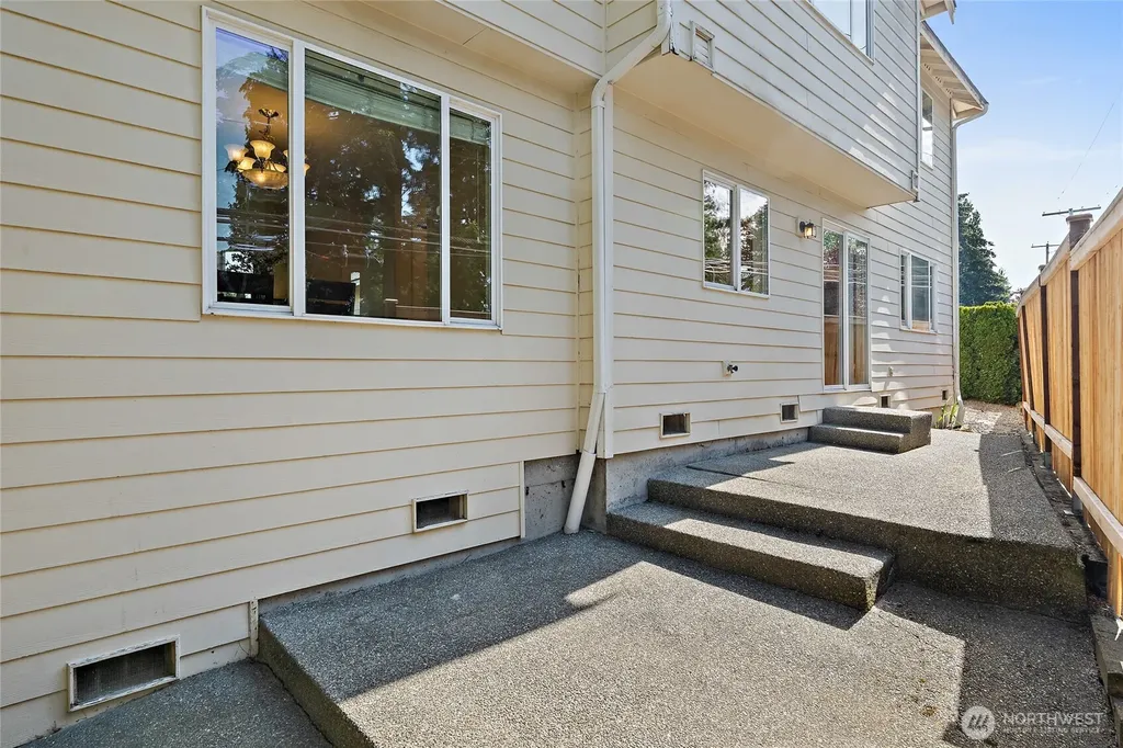 13235 124th Court NE Kirkland WA 98034
