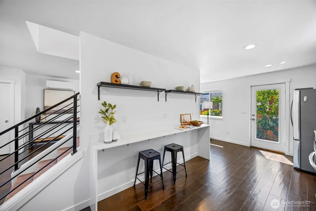 10215 Evanston Avenue N Seattle WA 98133