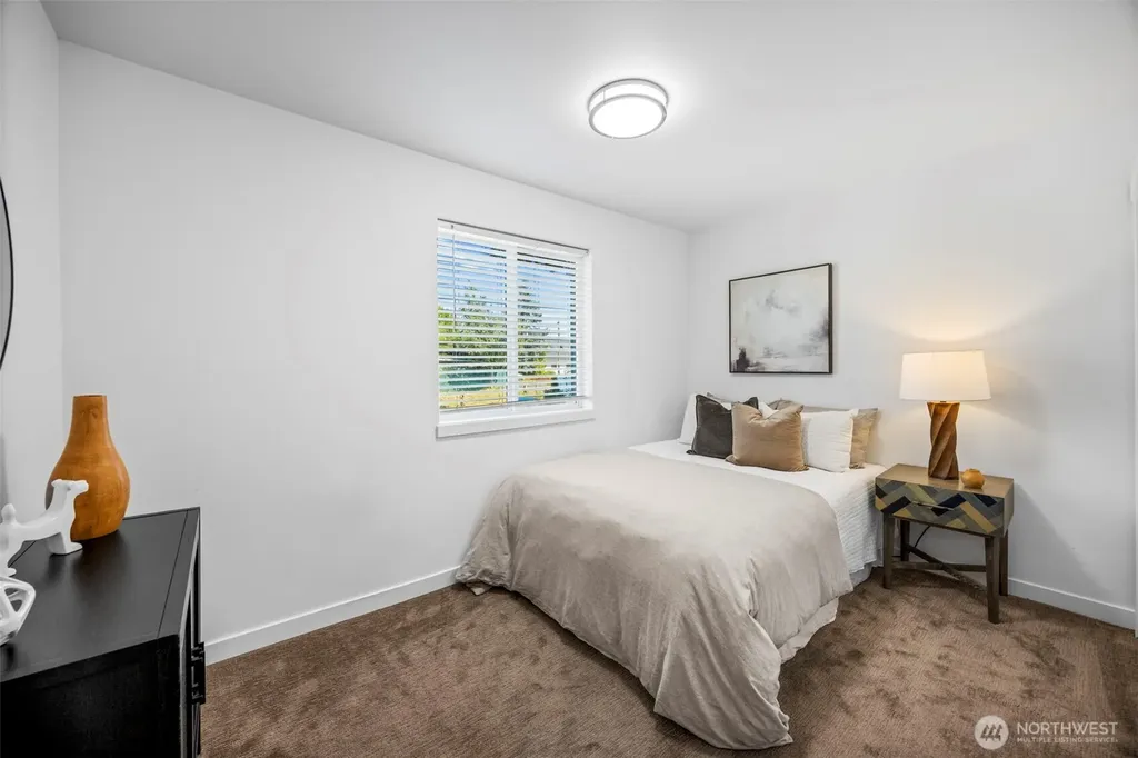 10215 Evanston Avenue N Seattle WA 98133