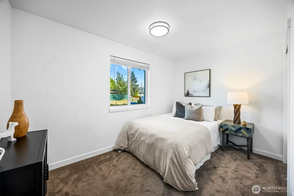 10215 Evanston Avenue N Seattle WA 98133