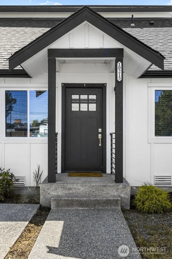 10215 Evanston Avenue N Seattle WA 98133