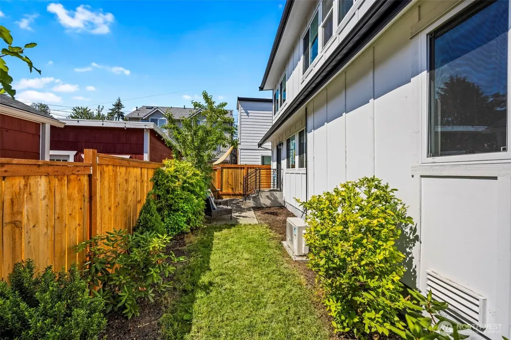 10215 Evanston Avenue N Seattle WA 98133