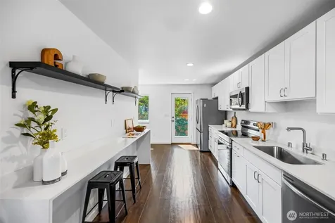 10215 Evanston Avenue N Seattle WA 98133