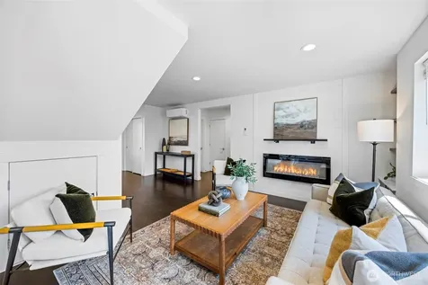 10215 Evanston Avenue N Seattle WA 98133