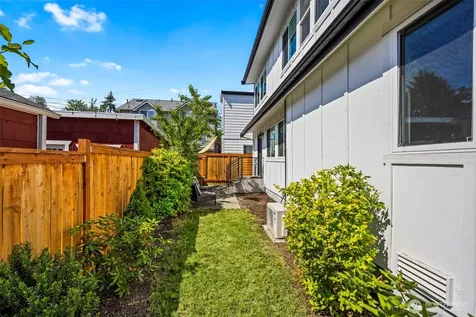 10215 Evanston Avenue N Seattle WA 98133
