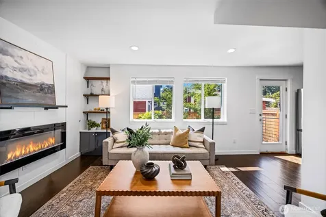 10215 Evanston Avenue N Seattle WA 98133