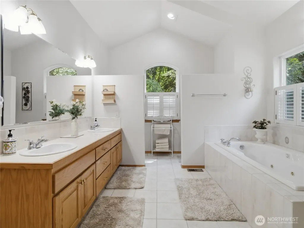 3412 Quail Creek Ln NE Olympia WA 98516