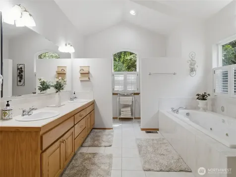 3412 Quail Creek Ln NE Olympia WA 98516
