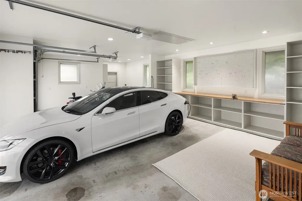 61 Cascade Key Bellevue WA 98006