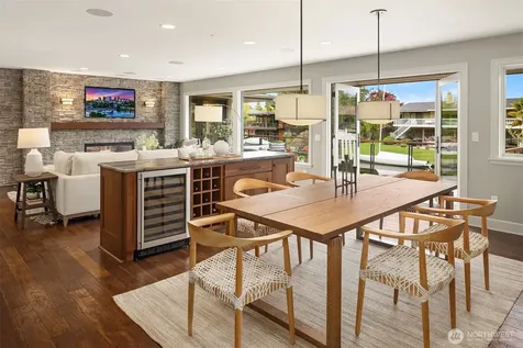 61 Cascade Key Bellevue WA 98006