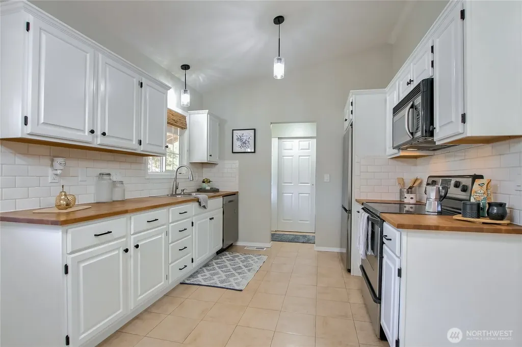 2438 Tyndell Circle SW Tumwater WA 98512