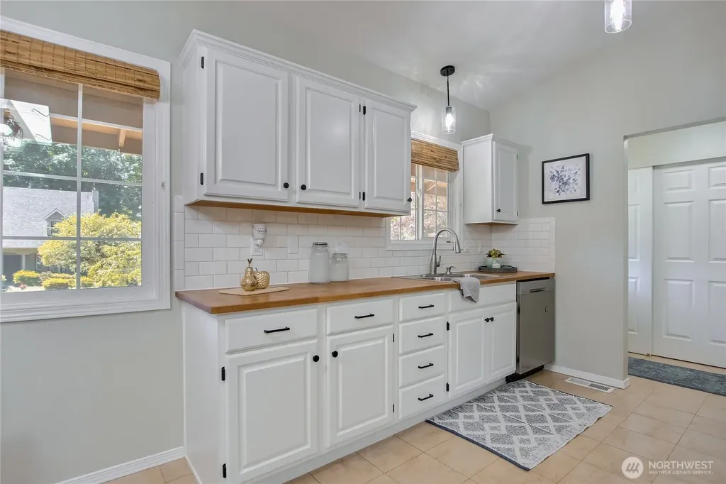 2438 Tyndell Circle SW Tumwater WA 98512