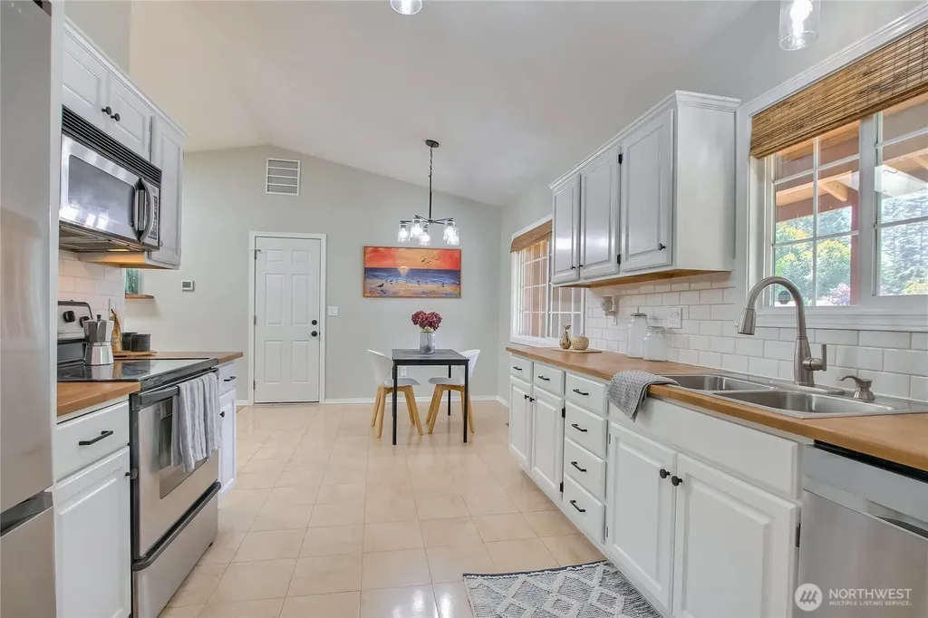 2438 Tyndell Circle SW Tumwater WA 98512