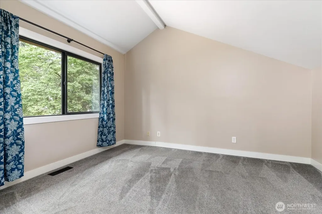 210 NW Calista Court Oak Harbor WA 98277