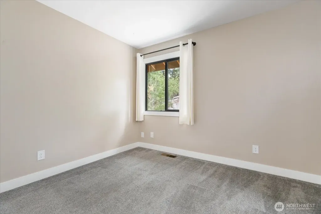210 NW Calista Court Oak Harbor WA 98277