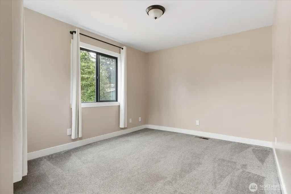 210 NW Calista Court Oak Harbor WA 98277