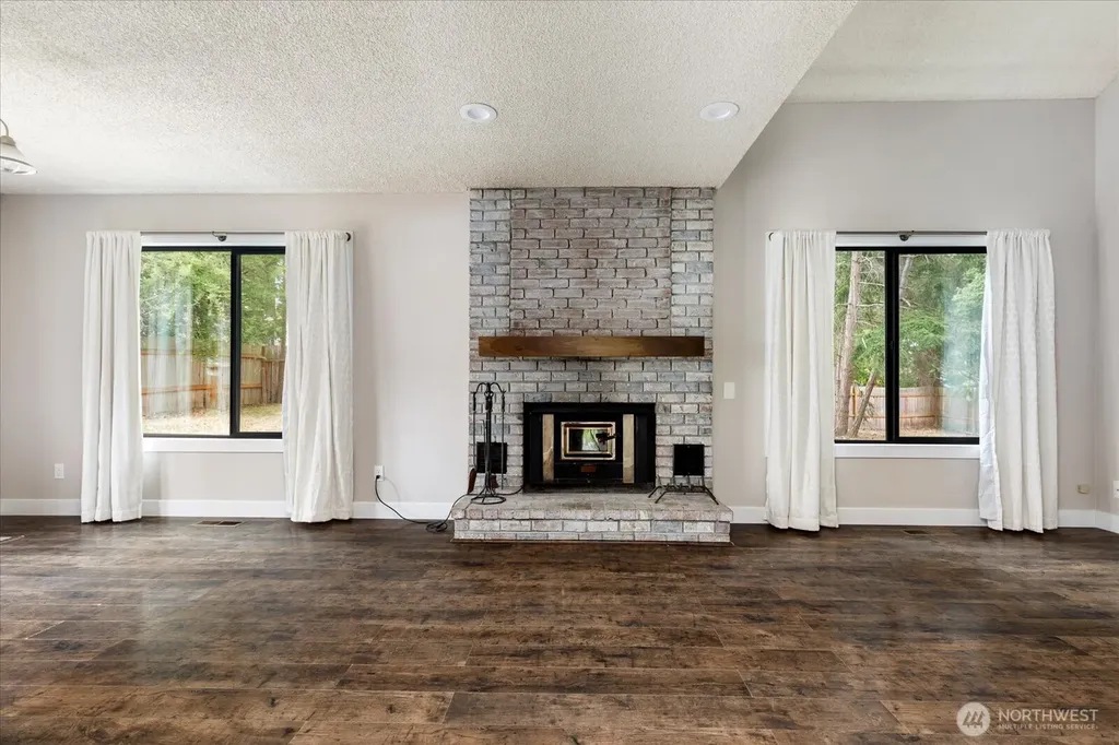 210 NW Calista Court Oak Harbor WA 98277